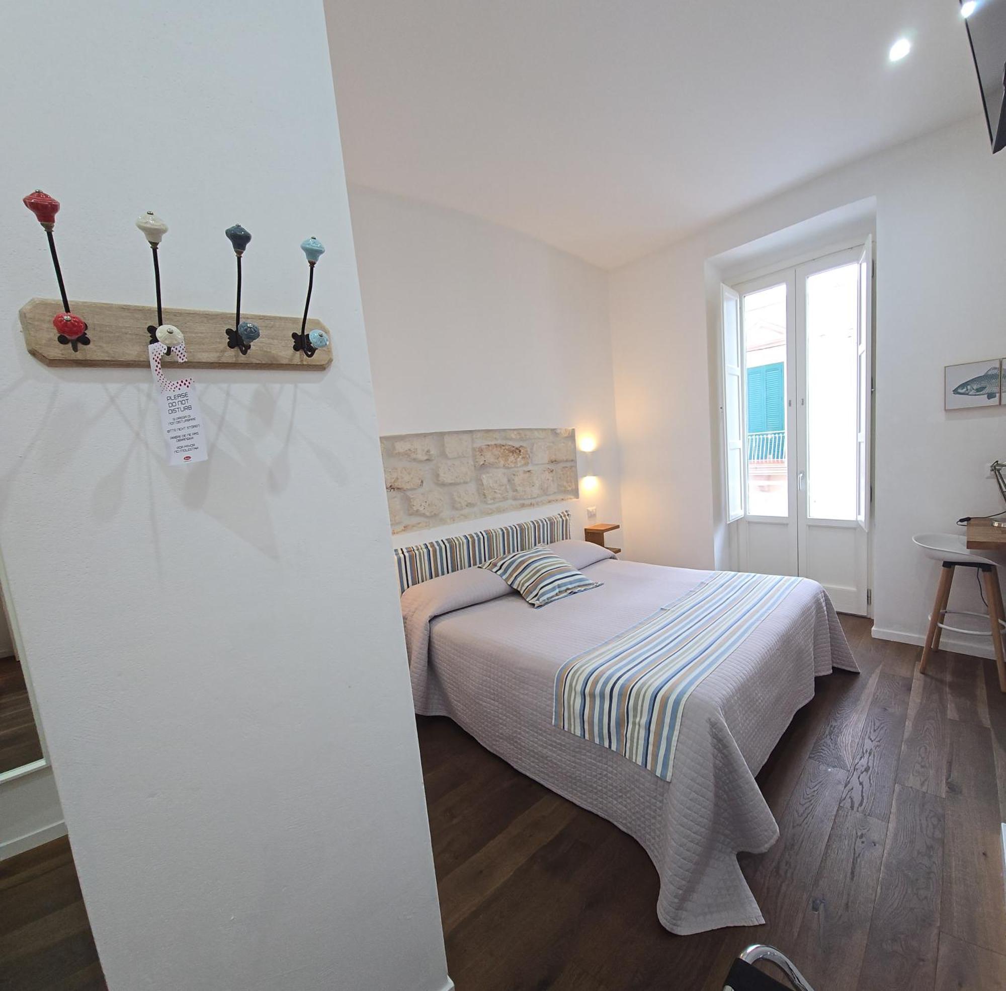 B&B 106 Maison De Charme Mola di Bari Exteriör bild